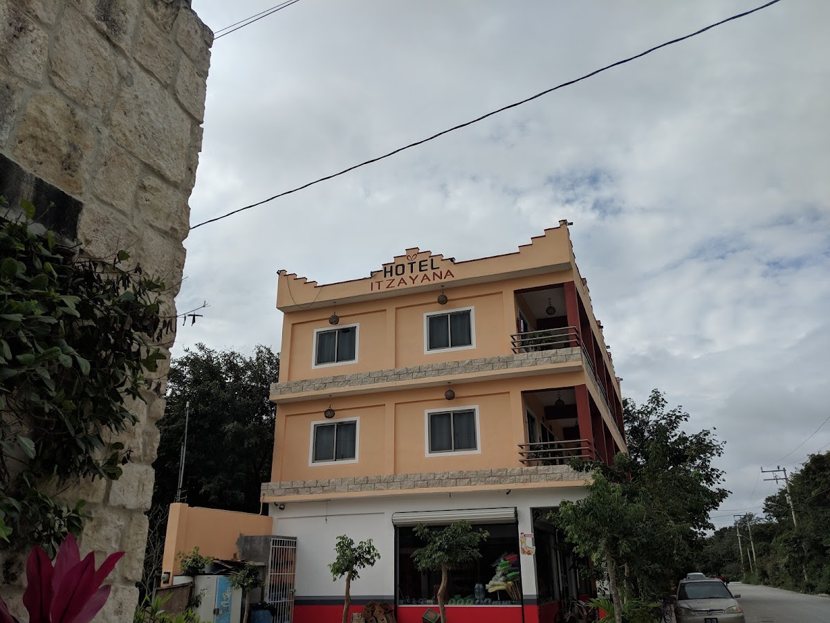 Hotel Itzayana